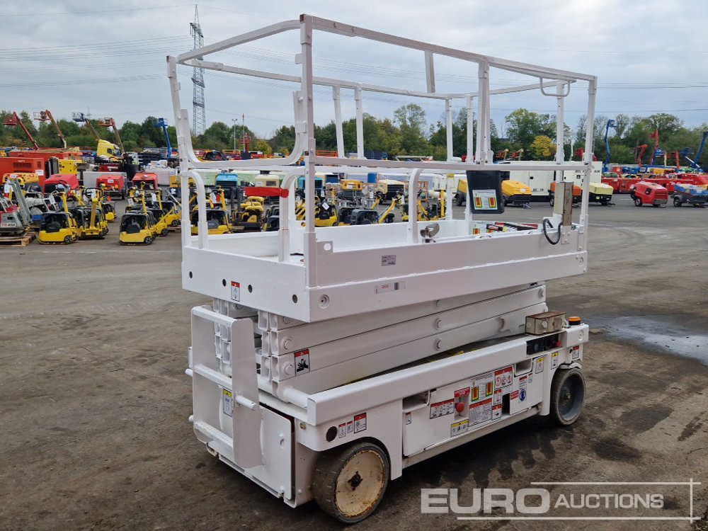 2014 Haulotte Compact 10 - Nacelle ciseaux: photos 4 2014 Haulotte Compact 10 - Nacelle ciseaux: photos 4