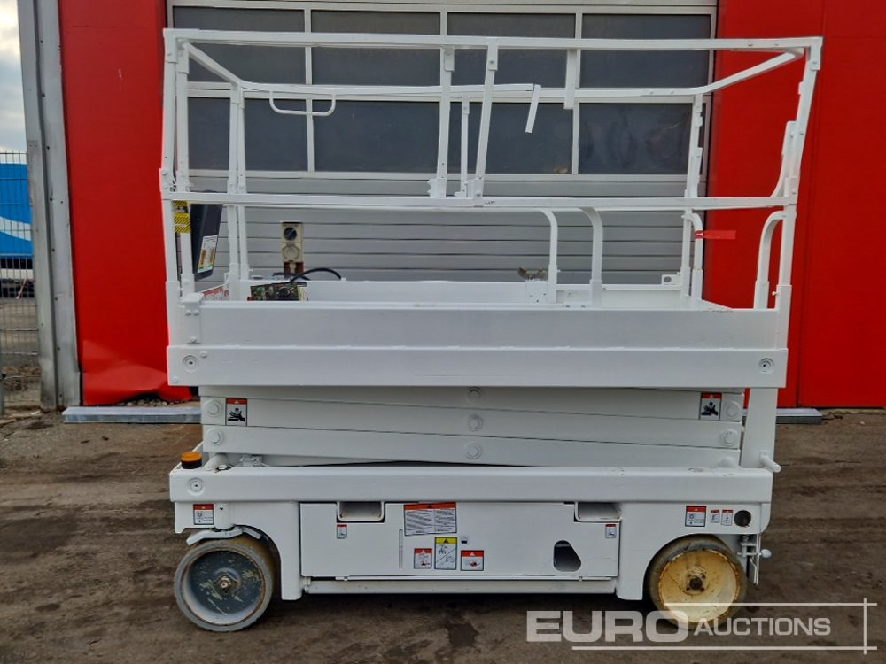 2014 Haulotte Compact 10 - Nacelle ciseaux: photos 2 2014 Haulotte Compact 10 - Nacelle ciseaux: photos 2