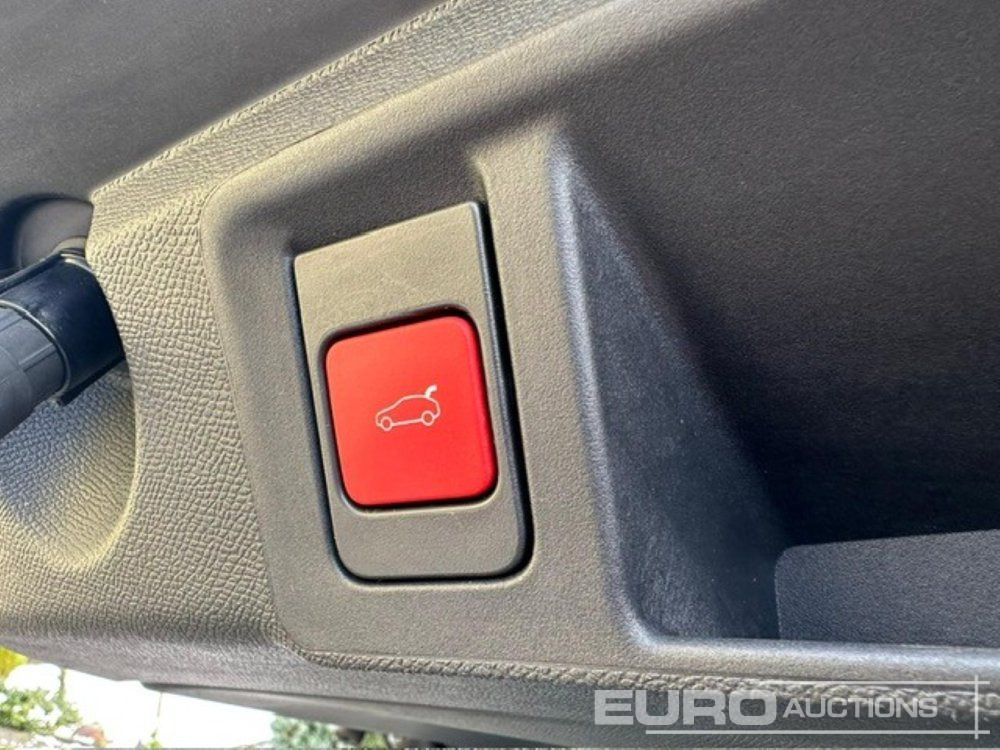 Voiture 2024 Peugeot 308SW: photos 25