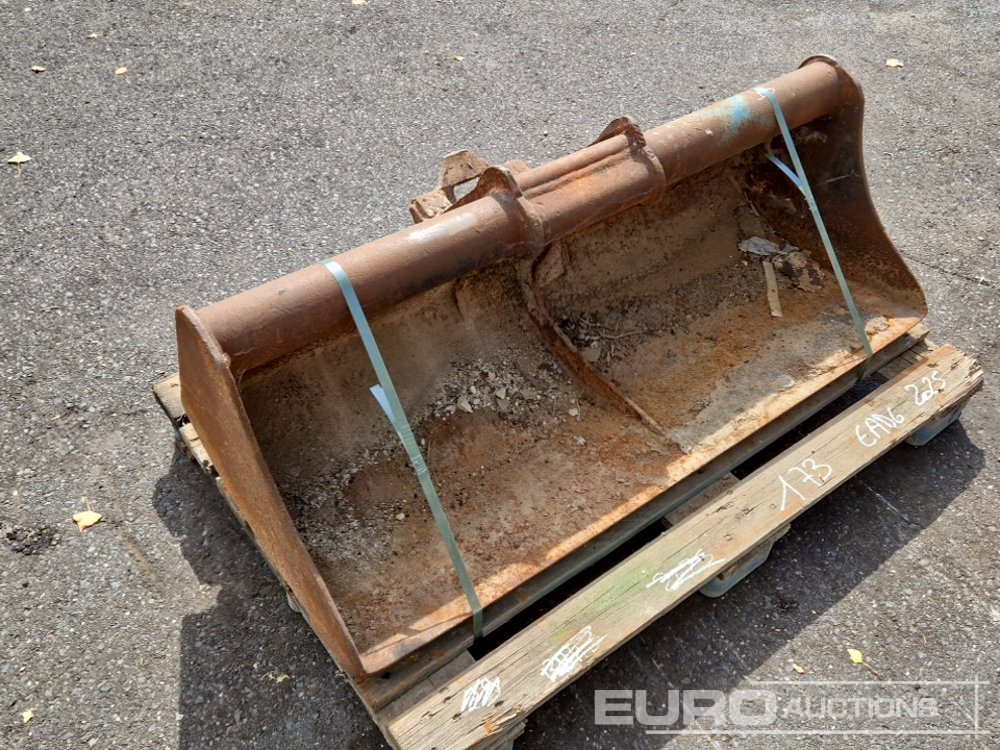 48" Ditching Bucket, ARDEN to suit 3-5 Ton Excavator - Godet: photos 4 48" Ditching Bucket, ARDEN to suit 3-5 Ton Excavator - Godet: photos 4