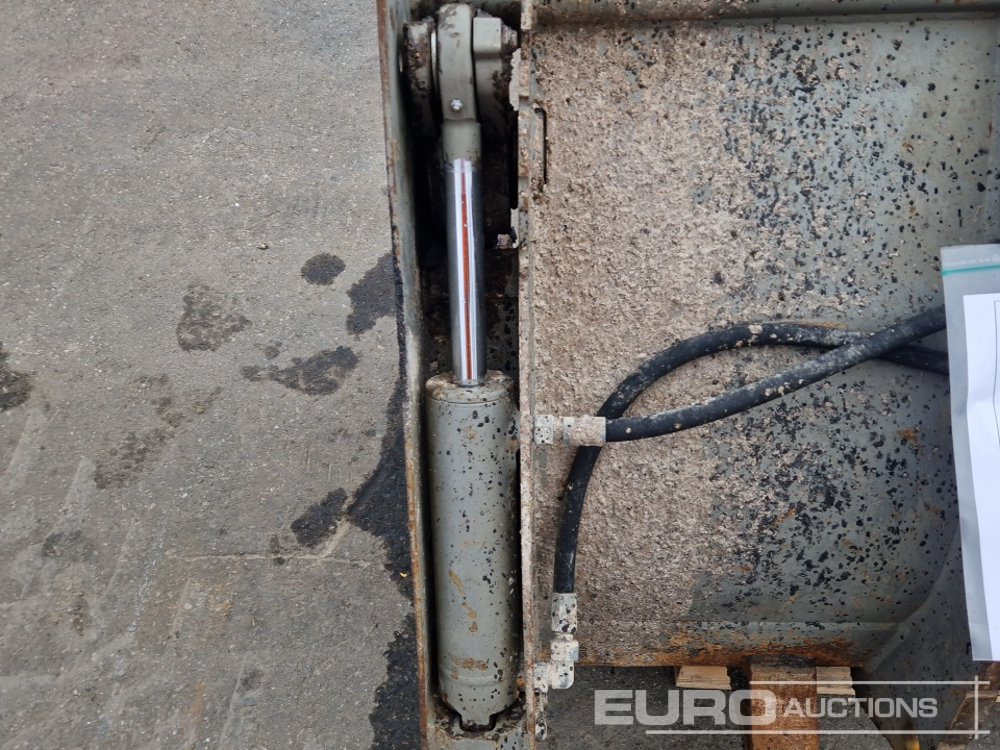 4in1 Bucket to suit Volvo L30G - Godet: photos 5 4in1 Bucket to suit Volvo L30G - Godet: photos 5