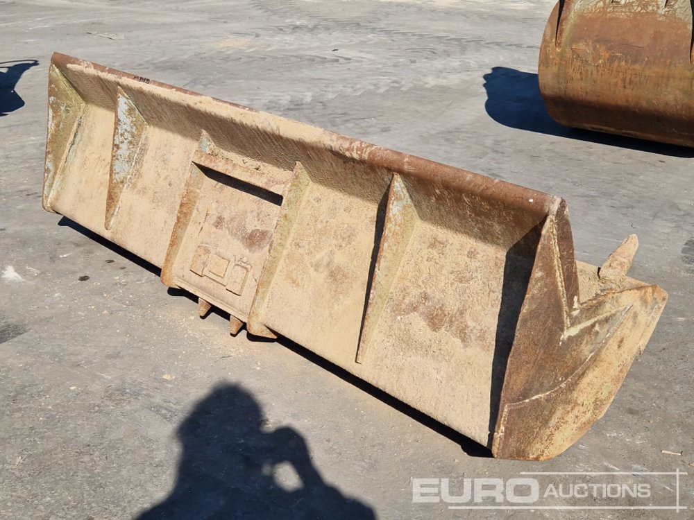 88" Bucket to suit Mecalac Excavator - Godet: photos 3 88" Bucket to suit Mecalac Excavator - Godet: photos 3