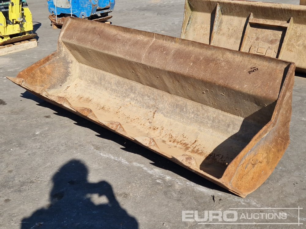 88" Bucket to suit Mecalac Excavator - Godet: photos 1 88" Bucket to suit Mecalac Excavator - Godet: photos 1
