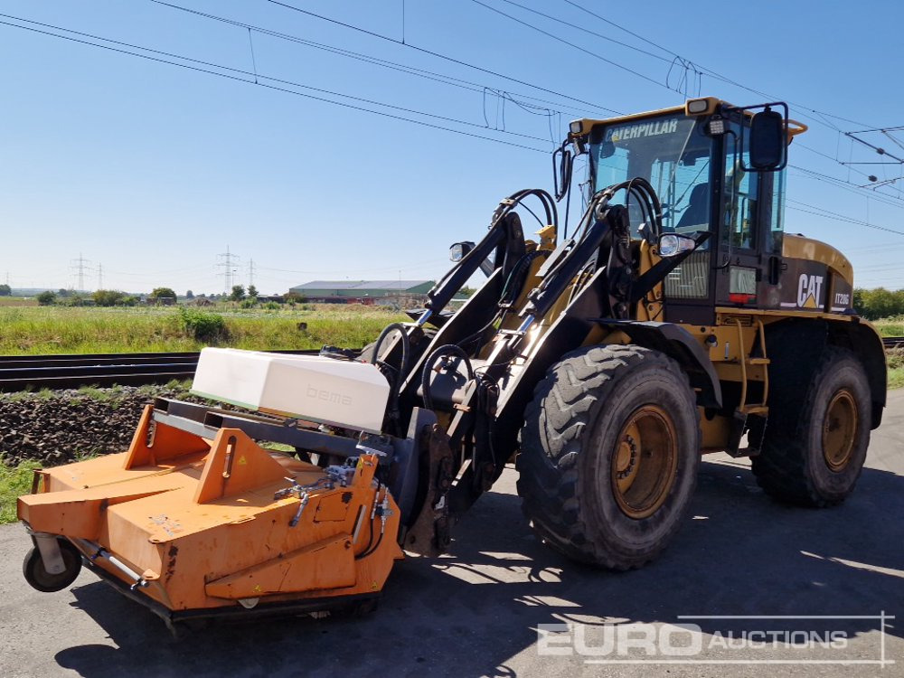 CAT IT28G - Chargeuse sur pneus: photos 1 CAT IT28G - Chargeuse sur pneus: photos 1