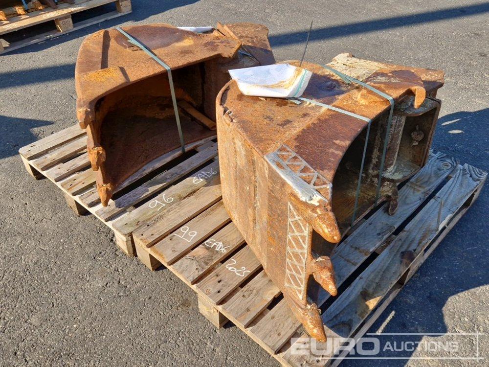 Digging Buckets, ARDEN to suit 4-6 Ton Excavator (2 of) - Godet: photos 1 Digging Buckets, ARDEN to suit 4-6 Ton Excavator (2 of) - Godet: photos 1