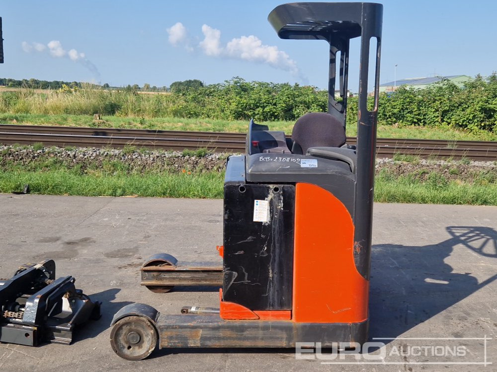 Fenwick-Linde R14 Ride on Electric Pallett Truck, 2 Stage Mast - Chariot à mât rétractable: photos 5 Fenwick-Linde R14 Ride on Electric Pallett Truck, 2 Stage Mast - Chariot à mât rétractable: photos 5