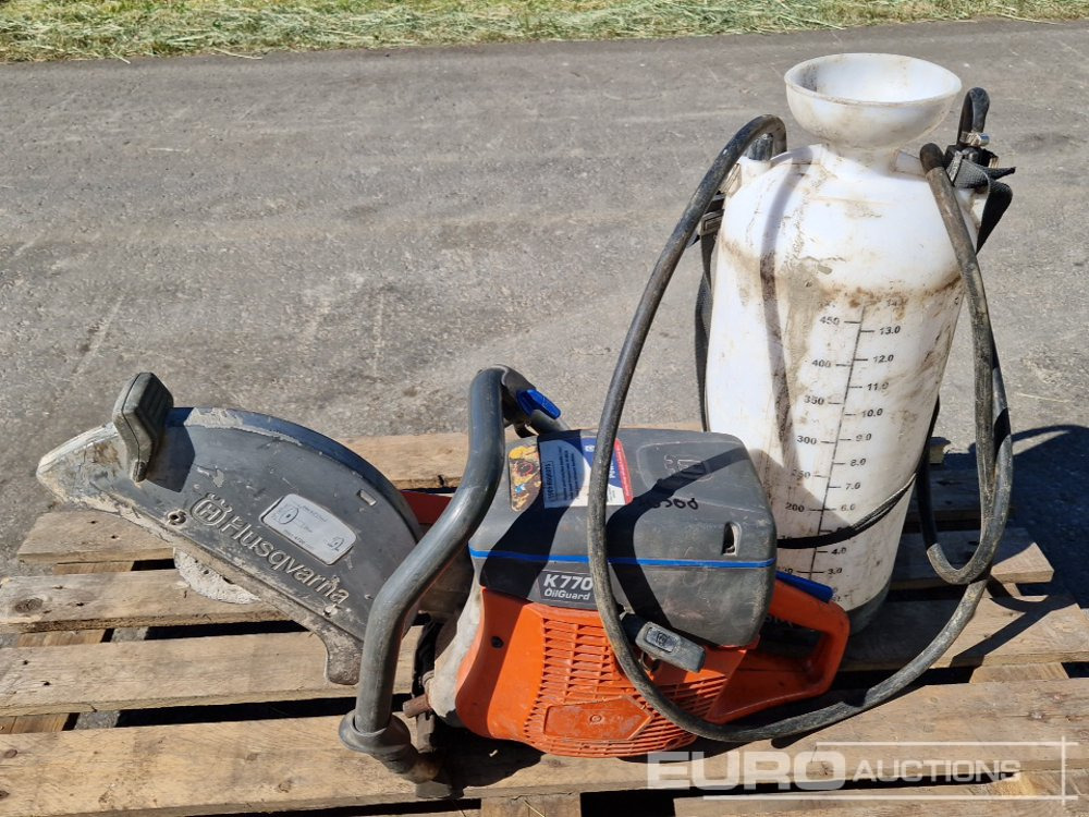 Husqvarna K770 Handheld Quickcut Saw with Water Sprayer - Travaux routiers: photos 1 Husqvarna K770 Handheld Quickcut Saw with Water Sprayer - Travaux routiers: photos 1