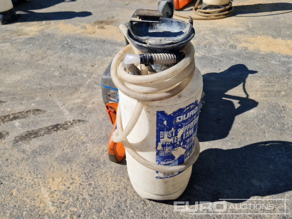 Husqvarna K770 Handheld Quickcut Saw with Water Sprayer - Travaux routiers: photos 4 Husqvarna K770 Handheld Quickcut Saw with Water Sprayer - Travaux routiers: photos 4