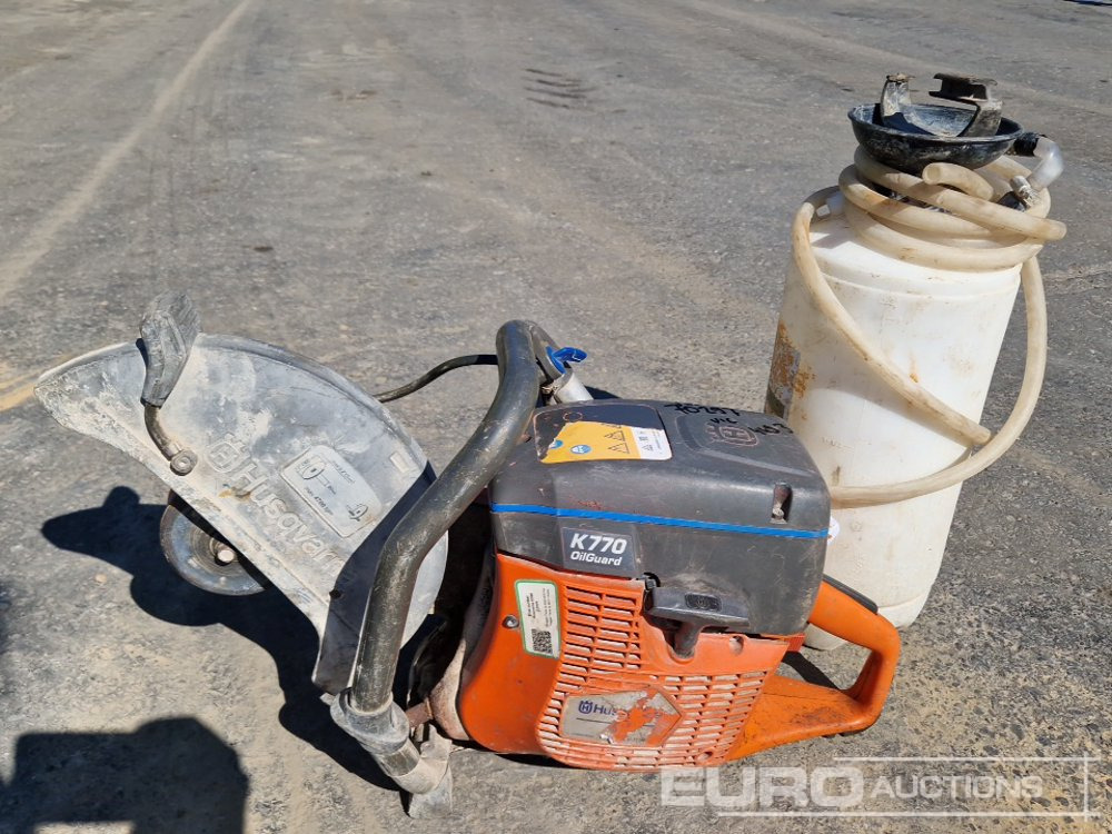 Husqvarna K770 Handheld Quickcut Saw with Water Sprayer - Travaux routiers: photos 1 Husqvarna K770 Handheld Quickcut Saw with Water Sprayer - Travaux routiers: photos 1