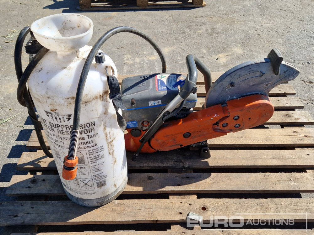 Husqvarna K770 Handheld Quickcut Saw with Water Sprayer - Travaux routiers: photos 2 Husqvarna K770 Handheld Quickcut Saw with Water Sprayer - Travaux routiers: photos 2