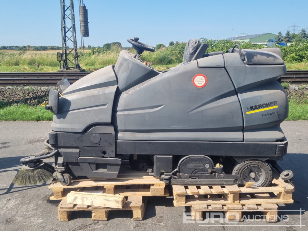 Kärcher R100 Ride on Swerper - Balayeuse industrielle: photos 2 Kärcher R100 Ride on Swerper - Balayeuse industrielle: photos 2