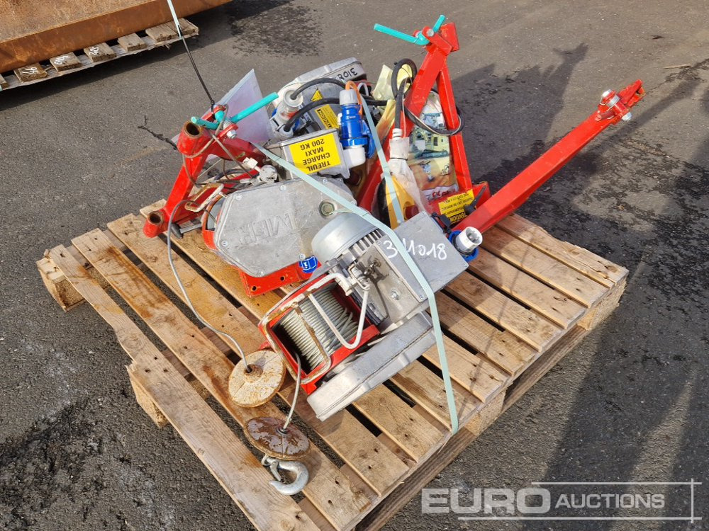 Winches (3 of) - Matériel de manutention: photos 2 Winches (3 of) - Matériel de manutention: photos 2