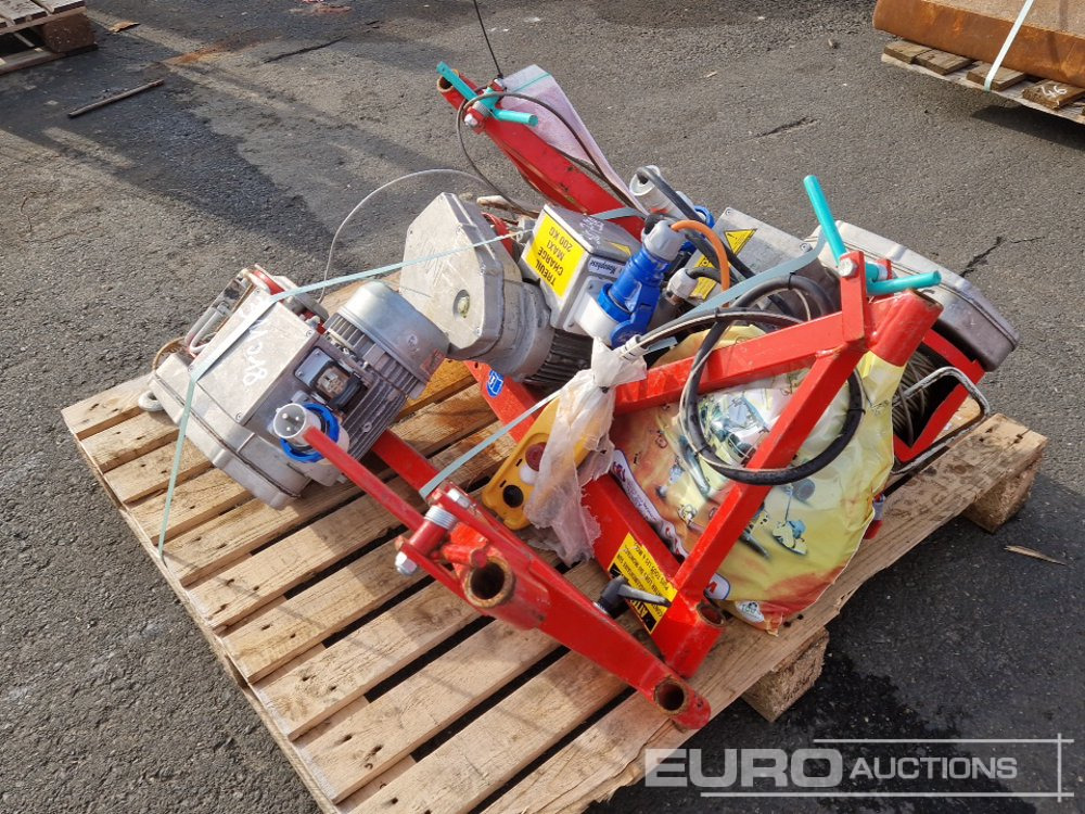 Winches (3 of) - Matériel de manutention: photos 3 Winches (3 of) - Matériel de manutention: photos 3