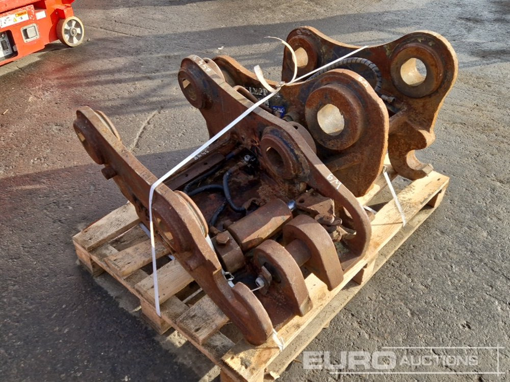 QH to suit Volvo 20 Ton Excavator (2 of) - Attache rapide: photos 1 QH to suit Volvo 20 Ton Excavator (2 of) - Attache rapide: photos 1