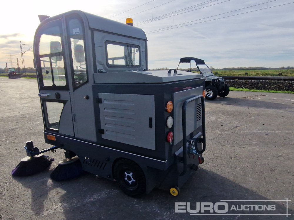 Unused 2025 Kaster S.2000 - Balayeuse de voirie: photos 3 Unused 2025 Kaster S.2000 - Balayeuse de voirie: photos 3