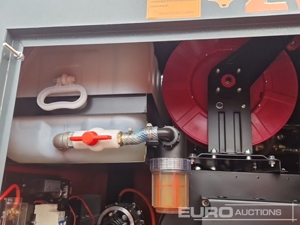 Balayeuse de voirie Unused 2025 Zvox 2000G: photos 17