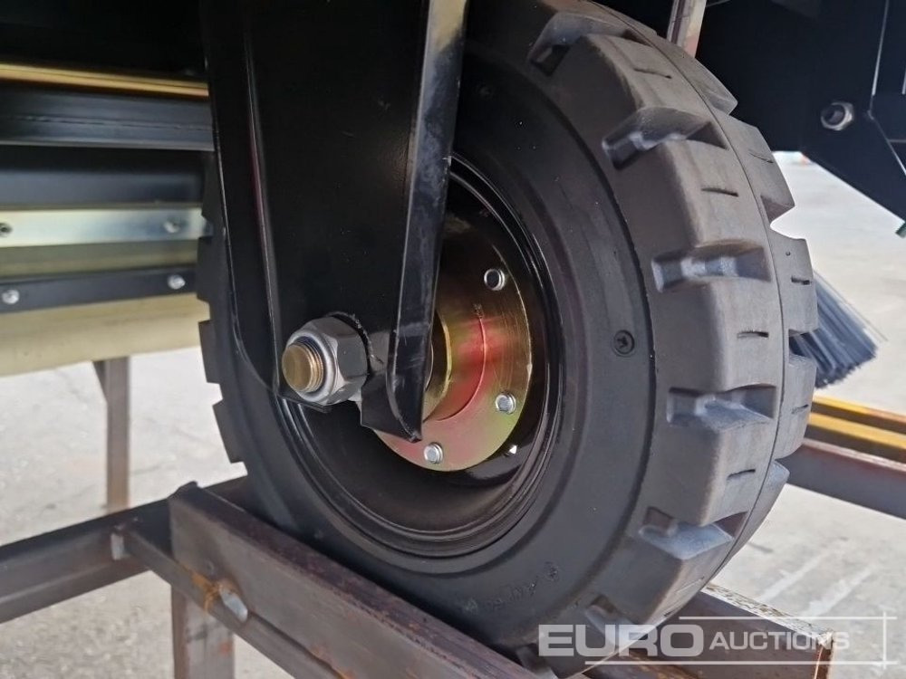 Balayeuse de voirie Unused 2025 Zvox 2000G: photos 7