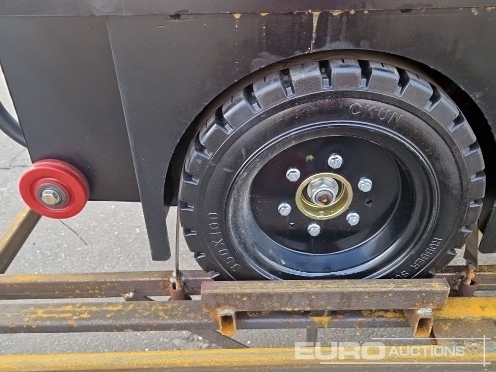 Balayeuse de voirie Unused 2025 Zvox 2000G: photos 8