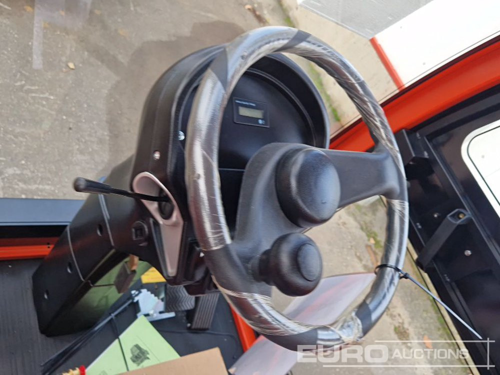 Balayeuse de voirie Unused 2025 Zvox 2000G: photos 23