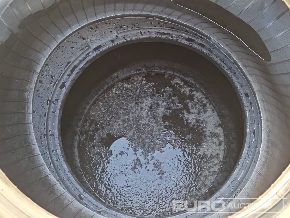 Unused Firestone 360/70R20 Tyres (2 of) - Pneu: photos 5 Unused Firestone 360/70R20 Tyres (2 of) - Pneu: photos 5