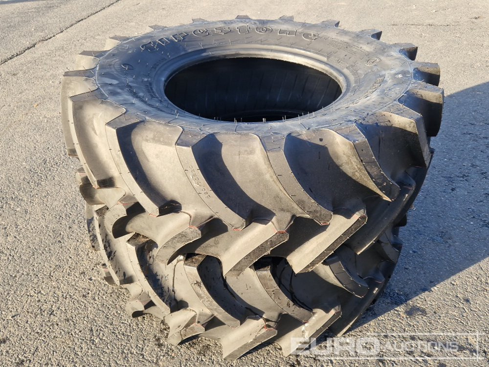 Unused Firestone 360/70R20 Tyres (2 of) - Pneu: photos 1 Unused Firestone 360/70R20 Tyres (2 of) - Pneu: photos 1