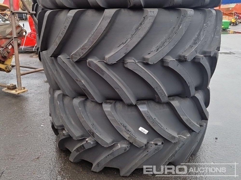 Unused Firestone 800/65R32 Tyres (4 of) - Pneu: photos 4 Unused Firestone 800/65R32 Tyres (4 of) - Pneu: photos 4