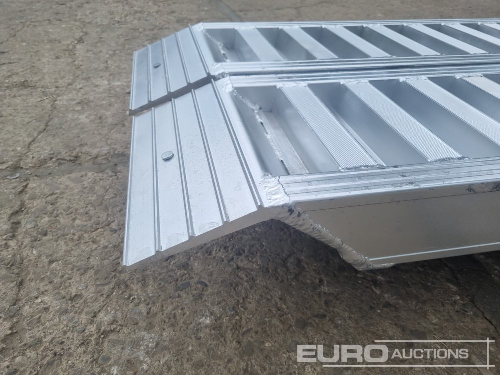 Équipement de garage Unused Set of Aluminium Ramps, 250cm, 6,000kg: photos 6