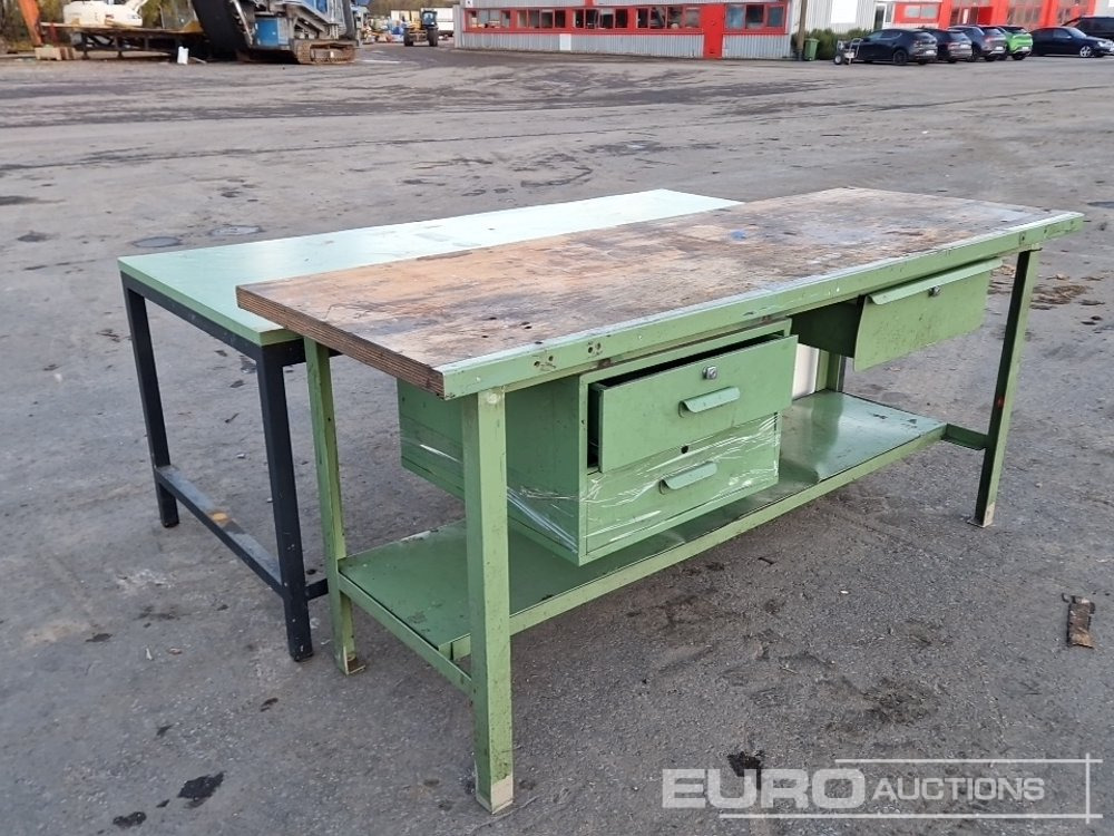 Work Bench (2 of) - Équipement de garage: photos 2 Work Bench (2 of) - Équipement de garage: photos 2