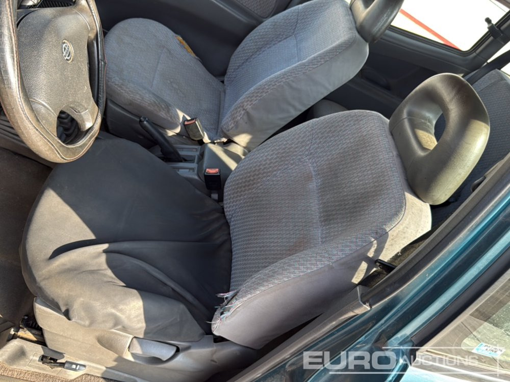 SUV 1995 Nissan Terrano II: photos 22