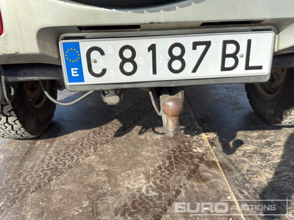 SUV 1995 Nissan Terrano II: photos 32