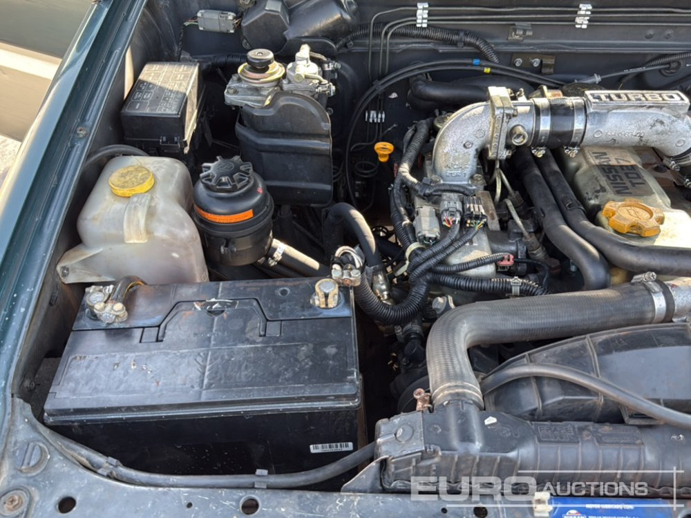 SUV 1995 Nissan Terrano II: photos 29