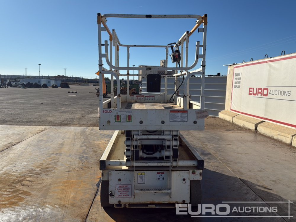 2014 Haulotte Compact 10 - Nacelle ciseaux: photos 4 2014 Haulotte Compact 10 - Nacelle ciseaux: photos 4