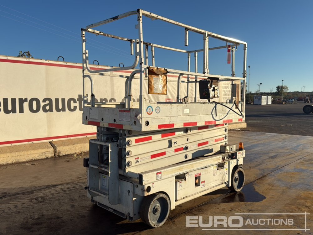 2014 Haulotte Compact 12 - Nacelle ciseaux: photos 5 2014 Haulotte Compact 12 - Nacelle ciseaux: photos 5