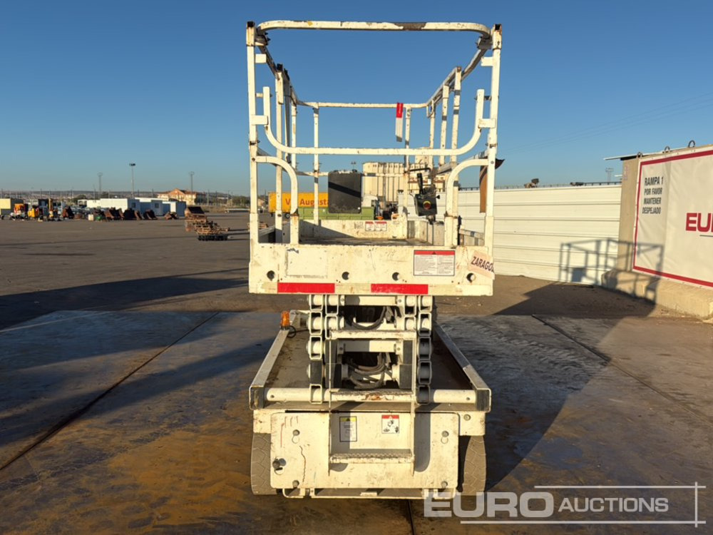 2014 Haulotte Compact 12 - Nacelle ciseaux: photos 4 2014 Haulotte Compact 12 - Nacelle ciseaux: photos 4