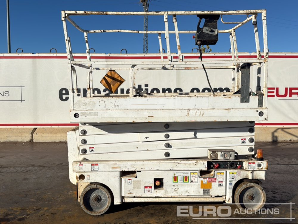 2014 Haulotte Compact 12 - Nacelle ciseaux: photos 2 2014 Haulotte Compact 12 - Nacelle ciseaux: photos 2