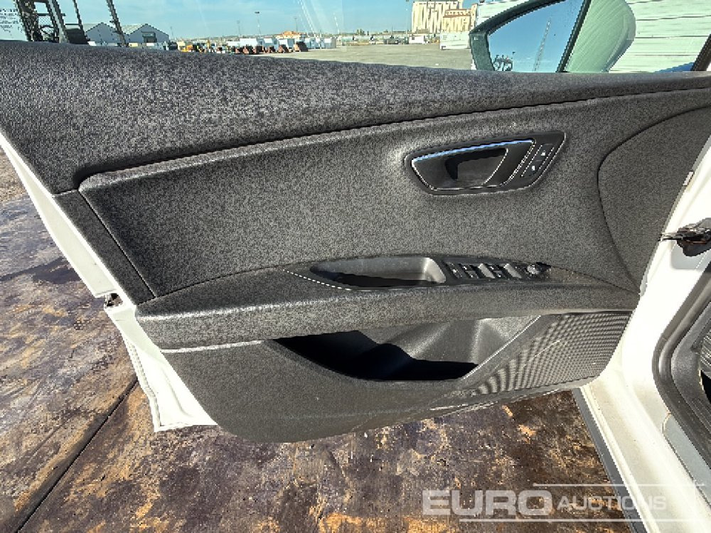 Voiture 2018 Seat LEON XPERIENCE: photos 15 Voiture 2018 Seat LEON XPERIENCE: photos 15