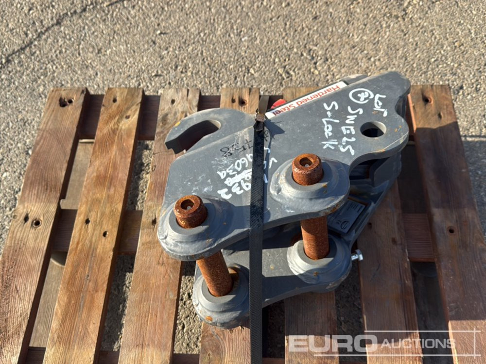 2021 Strickland TL02LK3325UFX1N - Attache rapide: photos 4 2021 Strickland TL02LK3325UFX1N - Attache rapide: photos 4