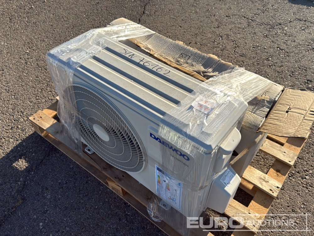 Daewoo Pallet of A/C Unit - L'équipement de construction: photos 2 Daewoo Pallet of A/C Unit - L'équipement de construction: photos 2