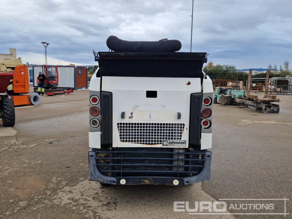 Johnston 142A 101T - Balayeuse de voirie: photos 4 Johnston 142A 101T - Balayeuse de voirie: photos 4