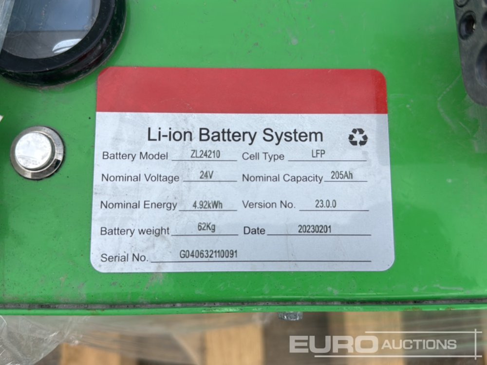 Li-Ion LFP - L'équipement de construction: photos 5 Li-Ion LFP - L'équipement de construction: photos 5