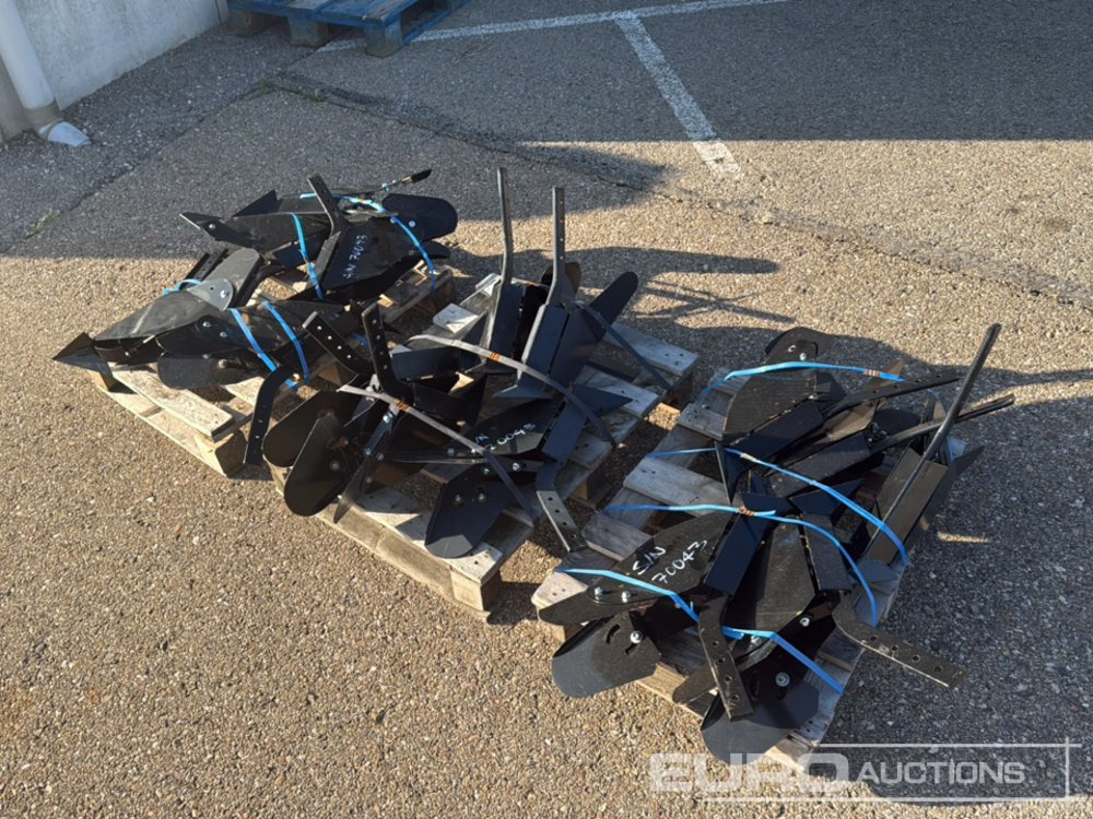 Unused Pallet of Furrowers to suit Garden Tiller (3 of) / Apocador para Cultivador - Machine agricole: photos 4 Unused Pallet of Furrowers to suit Garden Tiller (3 of) / Apocador para Cultivador - Machine agricole: photos 4