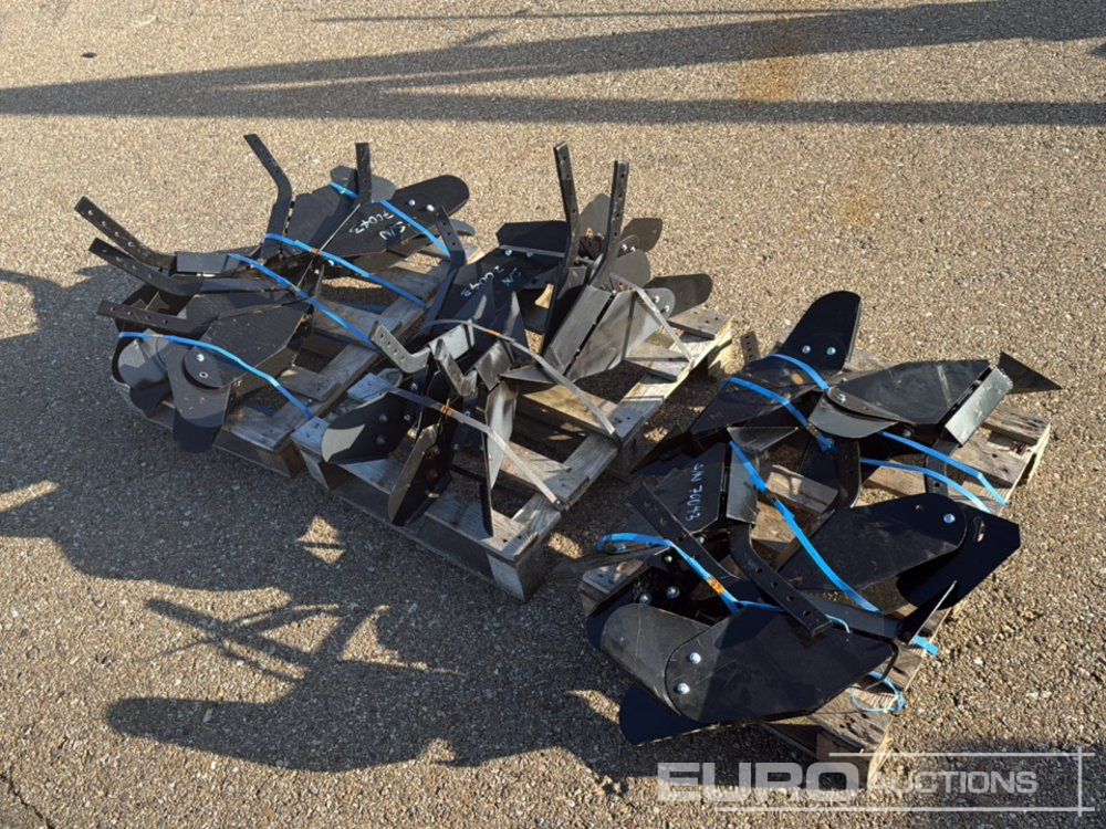 Unused Pallet of Furrowers to suit Garden Tiller (3 of) / Apocador para Cultivador - Machine agricole: photos 2 Unused Pallet of Furrowers to suit Garden Tiller (3 of) / Apocador para Cultivador - Machine agricole: photos 2