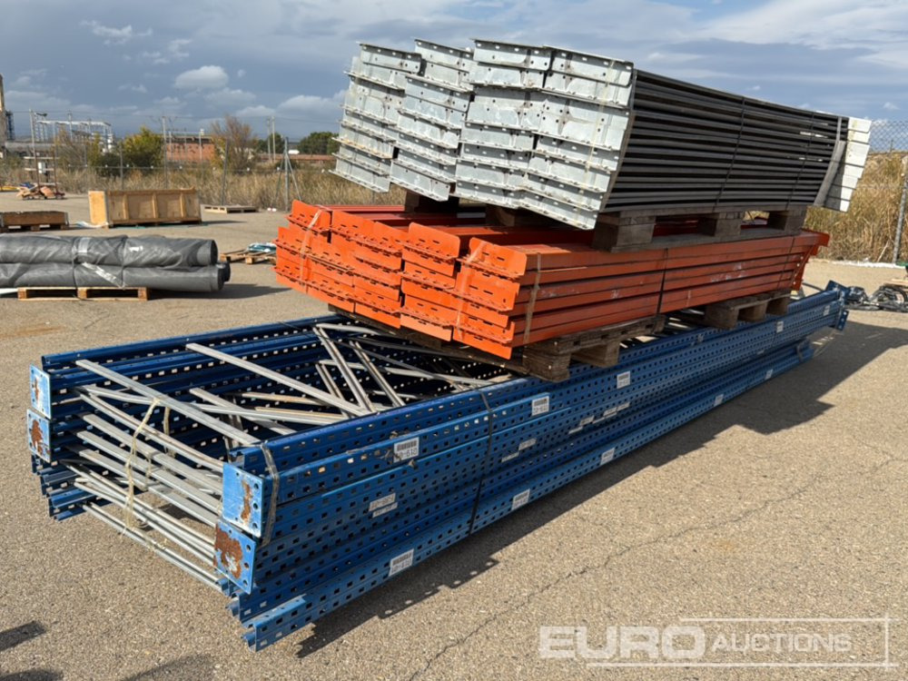 Pallet Raking Side Frames & Posts - L'équipement de construction: photos 3 Pallet Raking Side Frames & Posts - L'équipement de construction: photos 3