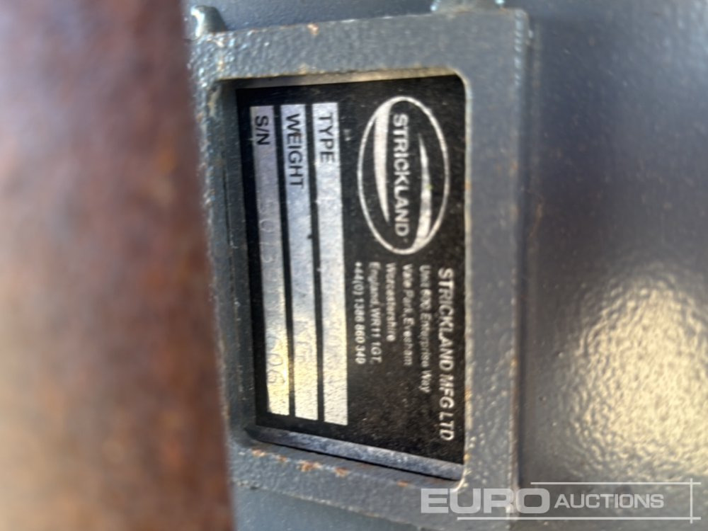 Strickland 30" Digging Bucket (2 of) - Godet: photos 5 Strickland 30" Digging Bucket (2 of) - Godet: photos 5