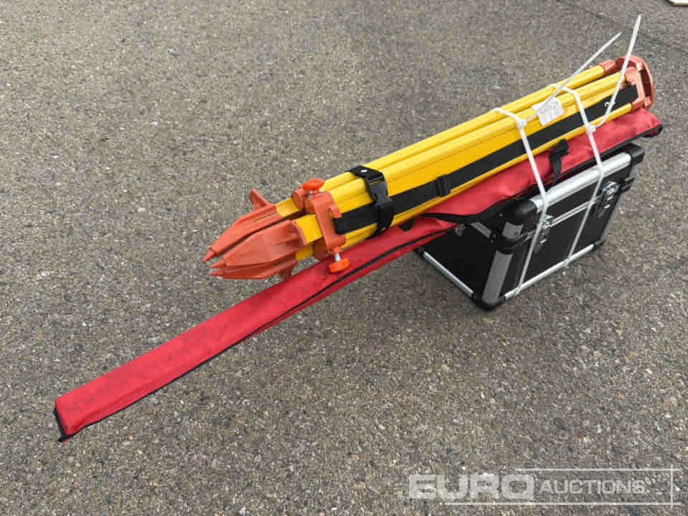 Unused 2025 SKLP Self-Leveling Rotary Laser Level With Batteries, Reciever, Tripod, Grade Rod - Équipement de garage: photos 4 Unused 2025 SKLP Self-Leveling Rotary Laser Level With Batteries, Reciever, Tripod, Grade Rod - Équipement de garage: photos 4