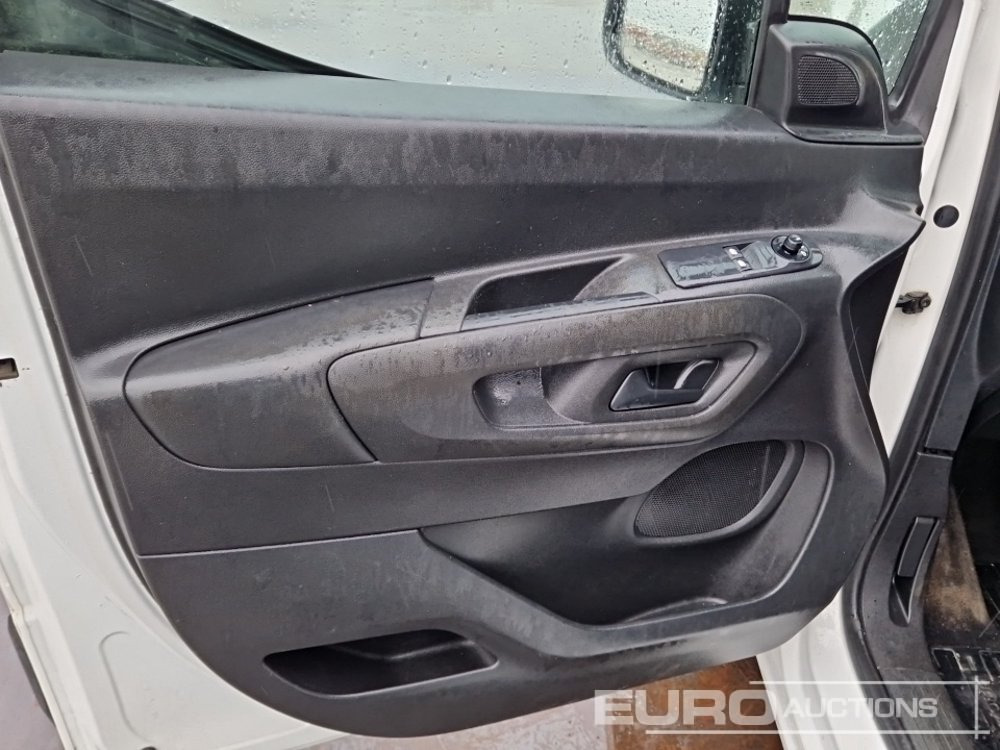 Véhicule utilitaire 2022 Toyota Proace City: photos 34