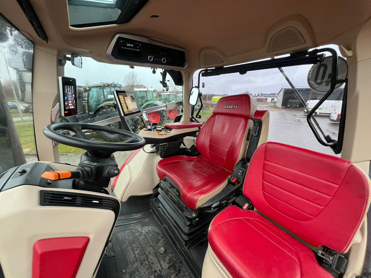 Case IH Optum 300 - Tracteur agricole: photos 3 Case IH Optum 300 - Tracteur agricole: photos 3