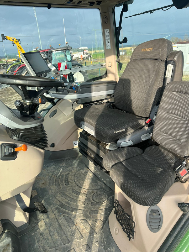 Fendt 1046 Vario Gen2 ProfiPlus - Tracteur agricole: photos 2 Fendt 1046 Vario Gen2 ProfiPlus - Tracteur agricole: photos 2