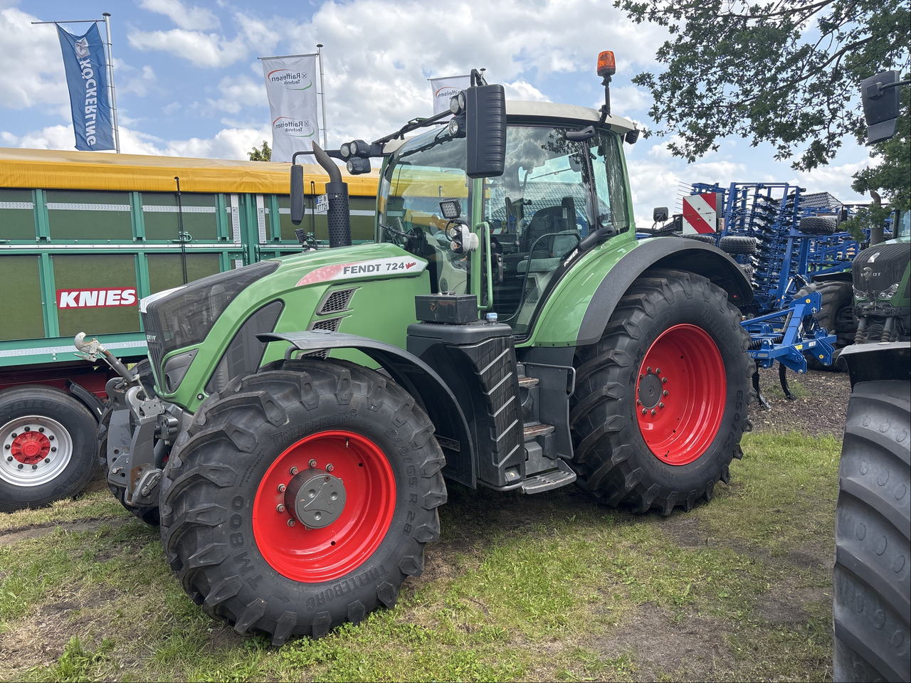 Fendt 724 Power - Tracteur agricole: photos 1 Fendt 724 Power - Tracteur agricole: photos 1
