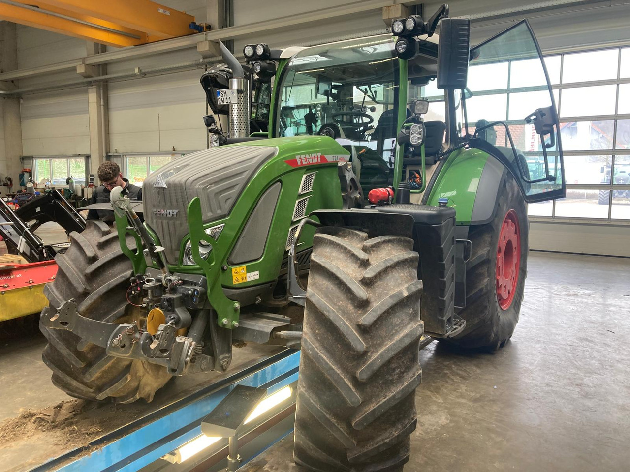 Fendt 724 Vario Gen6 Profi Setting2 - Tracteur agricole: photos 1 Fendt 724 Vario Gen6 Profi Setting2 - Tracteur agricole: photos 1